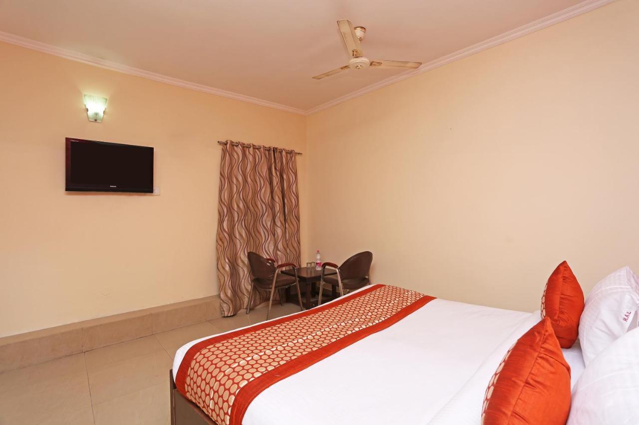 Hotel Aero Look à New Delhi Extérieur photo