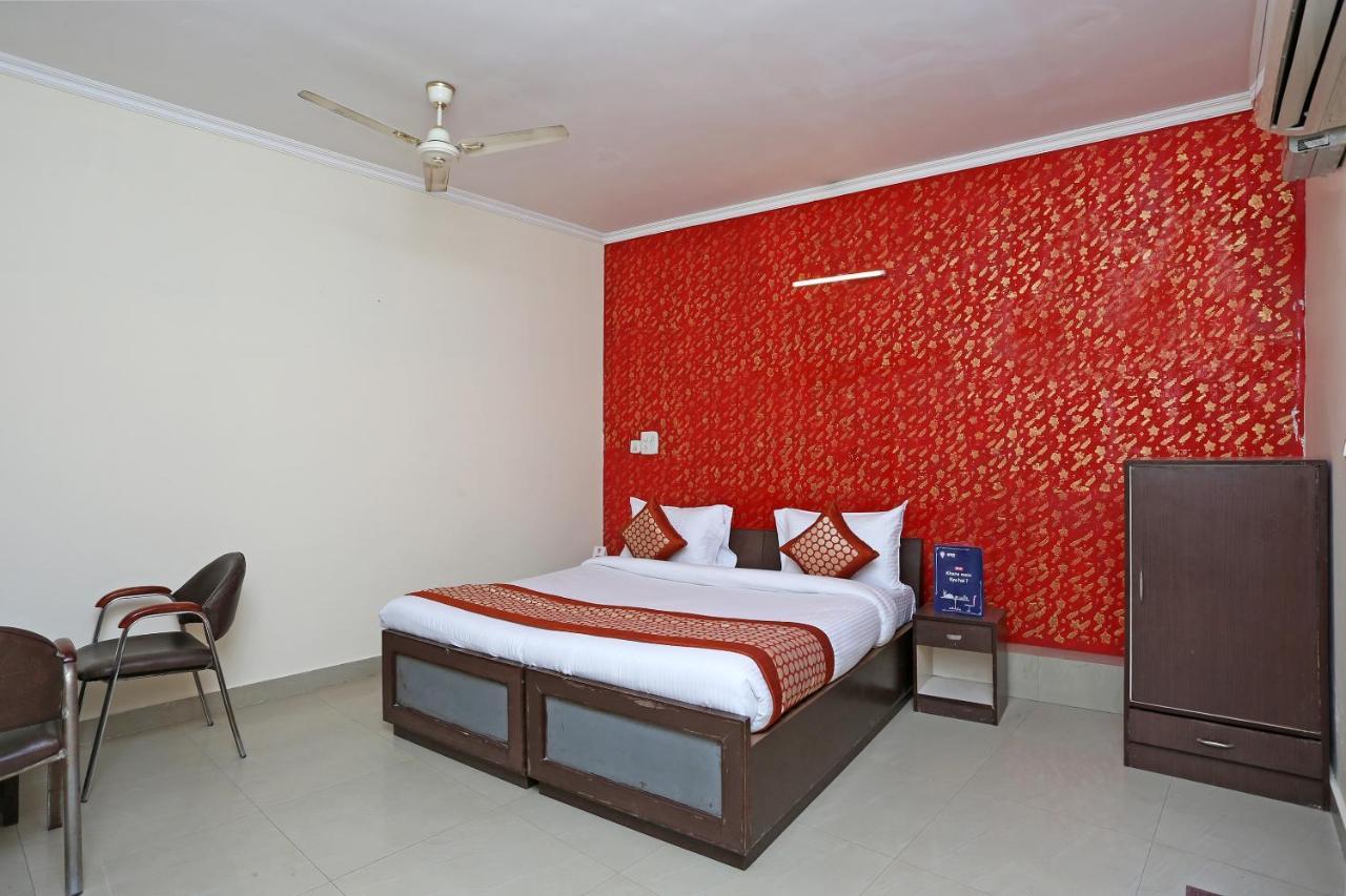 Hotel Aero Look à New Delhi Extérieur photo