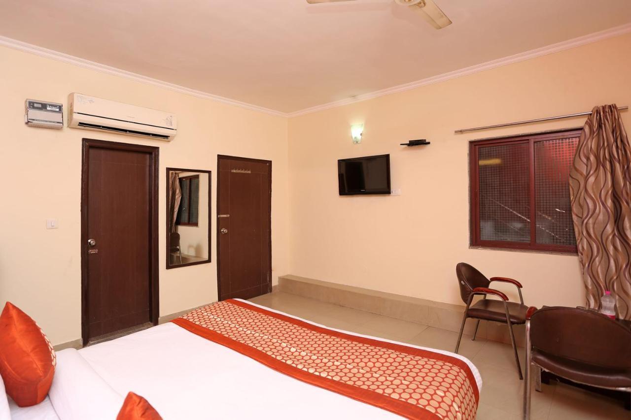 Hotel Aero Look à New Delhi Extérieur photo