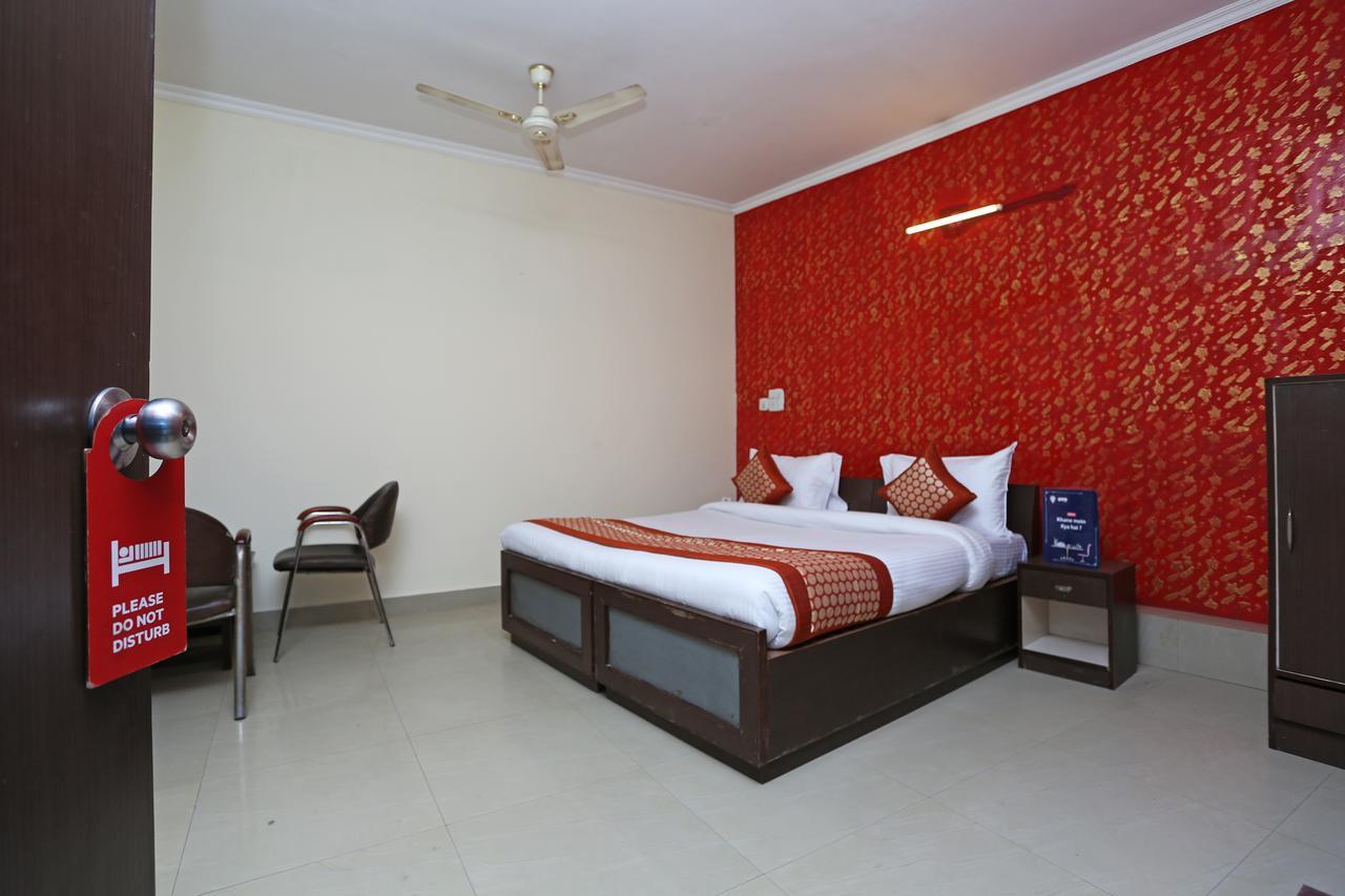 Hotel Aero Look à New Delhi Extérieur photo