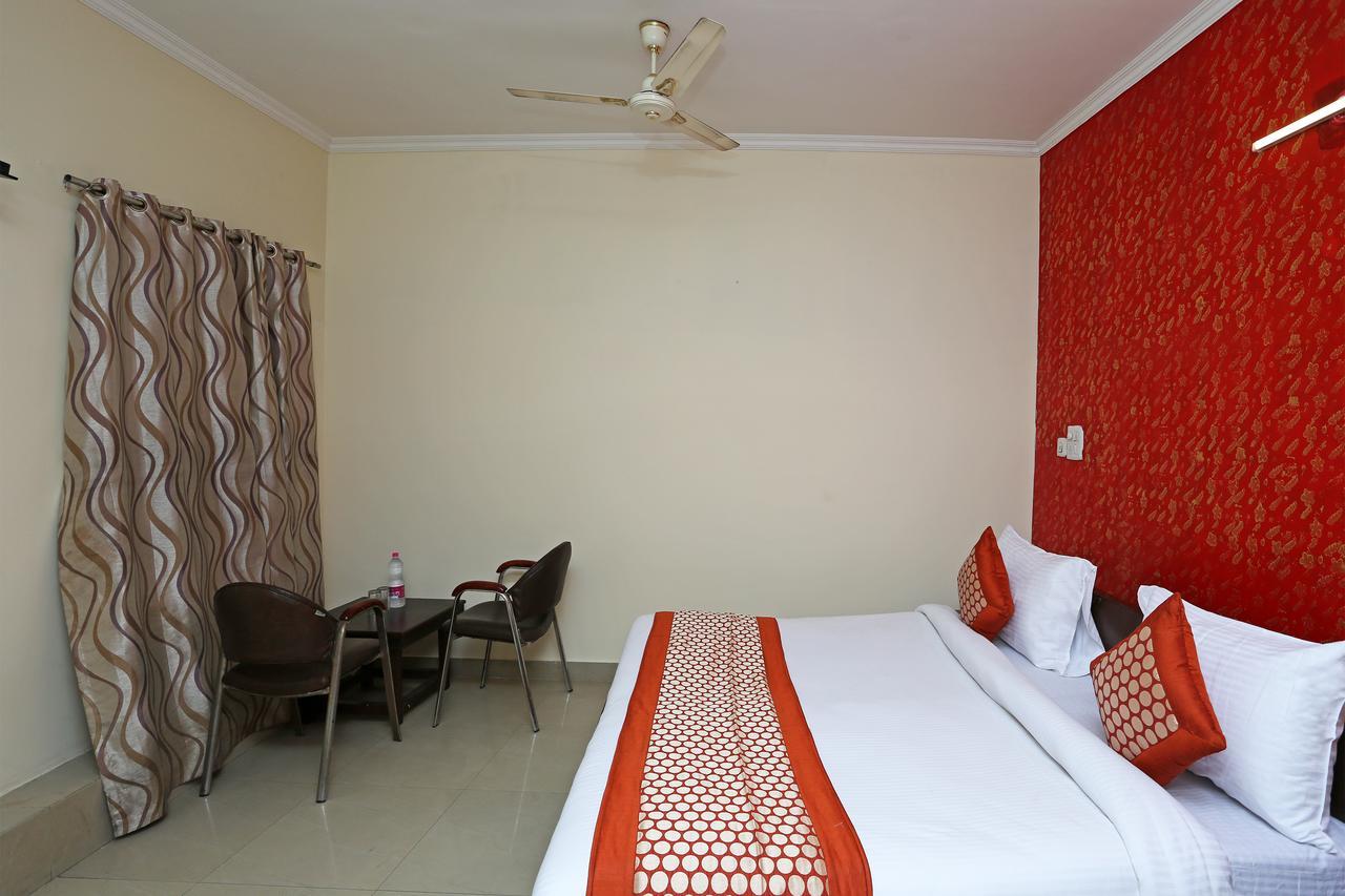 Hotel Aero Look à New Delhi Extérieur photo