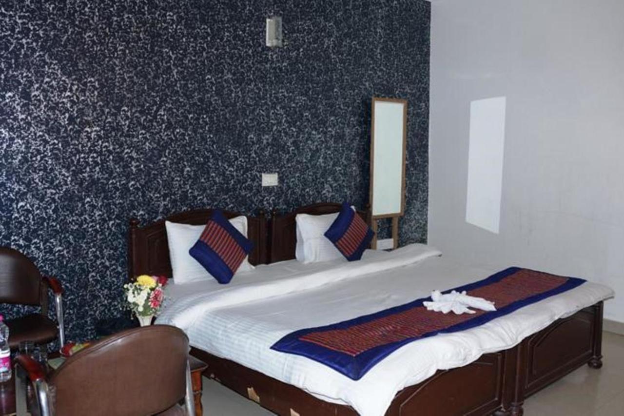 Hotel Aero Look à New Delhi Extérieur photo