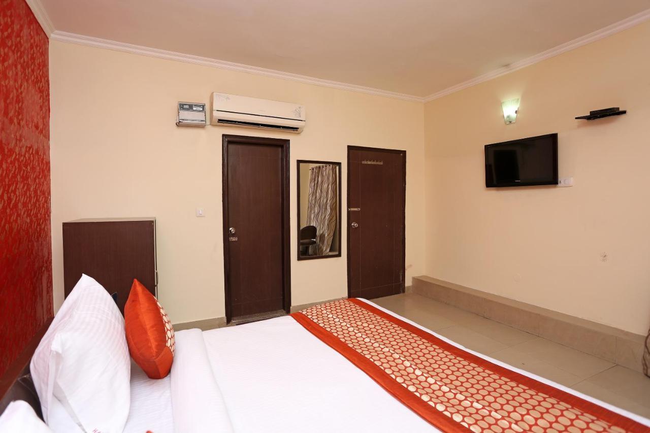 Hotel Aero Look à New Delhi Extérieur photo